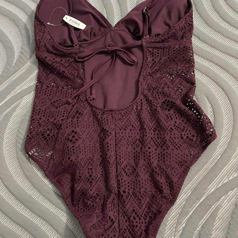 Swimsuits - Picture 4 of 8
